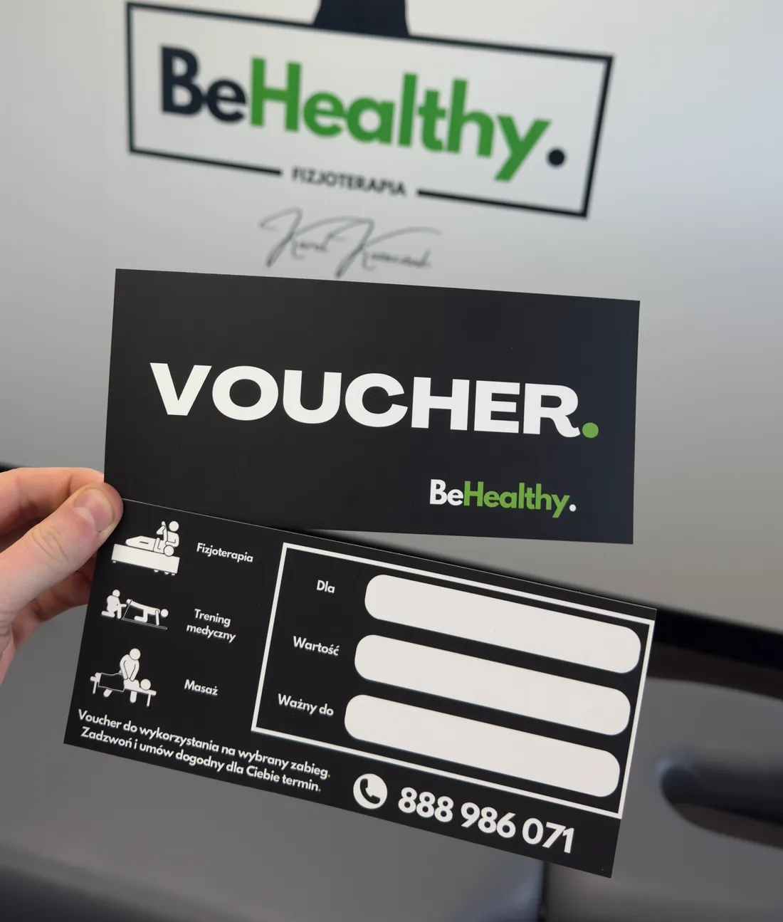 Voucher BeHealthy, przód i tył: pole na kwotę, termin ważności i numer telefonu gabinetu